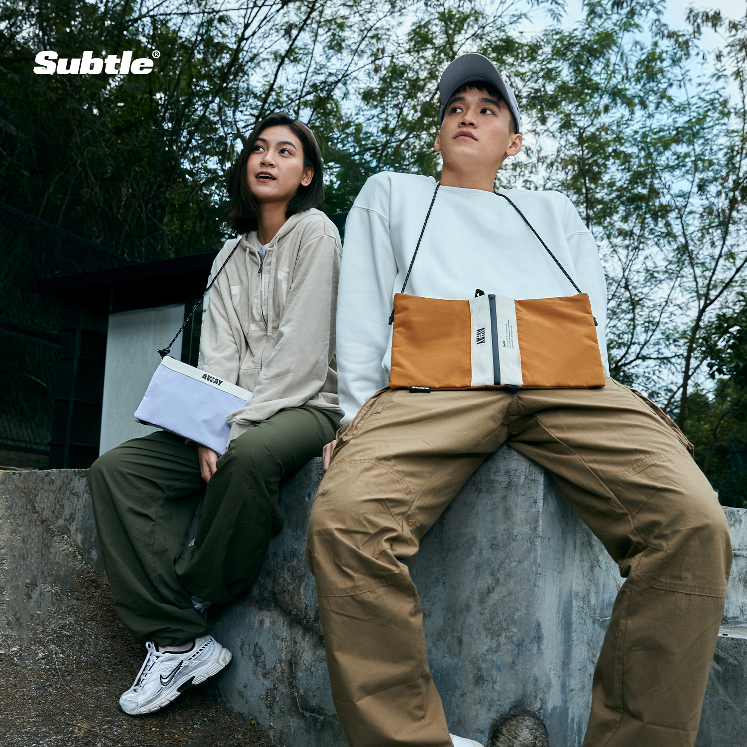 SUBTLE斜挎包女抽绳新款百搭防水