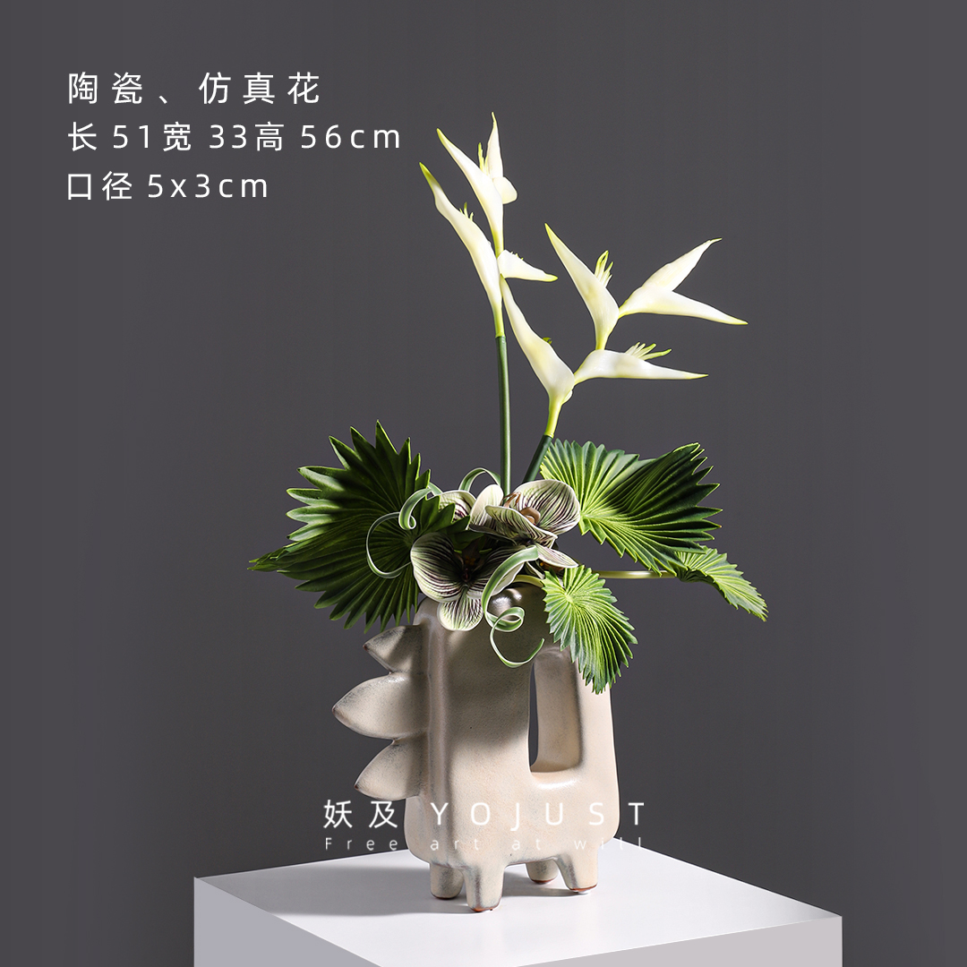 妖及现代简约抽象字母D型创意陶瓷花器 样板间售楼处儿童房摆件