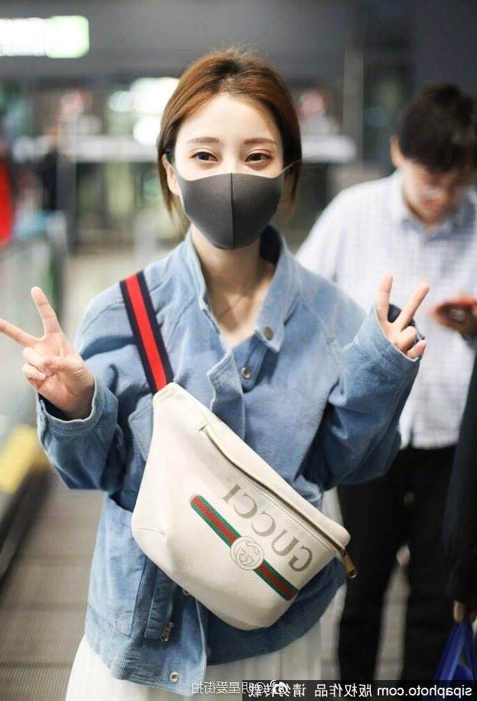 2018热卖的抖音冯提莫机场同款黑色立体口罩明星同款微博同款2018|msdalam kategori rumah harian, Peralatan perlindungan, topeng - dari Buy2taobao.com untuk memberikan perkhidmatan ejen Taobao profesional membeli