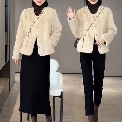 小香风加厚短款皮毛一体羊羔毛毛外套女秋冬2025新款爆款毛绒上衣