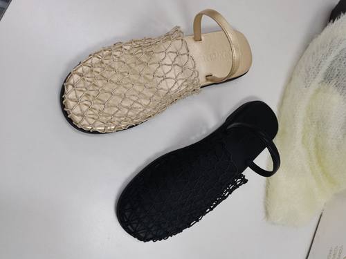 德赛帝伦2025新款真皮女鞋透气女士单鞋包头拖鞋牛皮软底渔网拖鞋