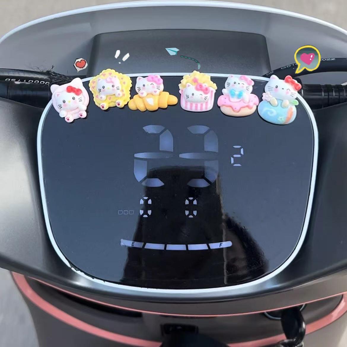 电瓶车小猫装饰小配件可爱卡通台铃显示屏少女心车贴电动车小摆件