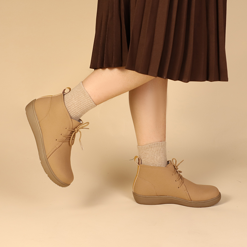 休闲平底女靴轻便防滑妈妈靴
