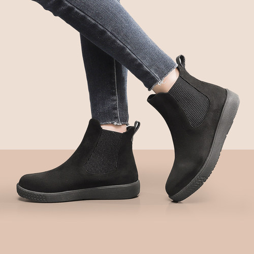 日本休闲短靴女2025新款平底防滑轻便切尔西靴子女舒适妈妈鞋秋冬