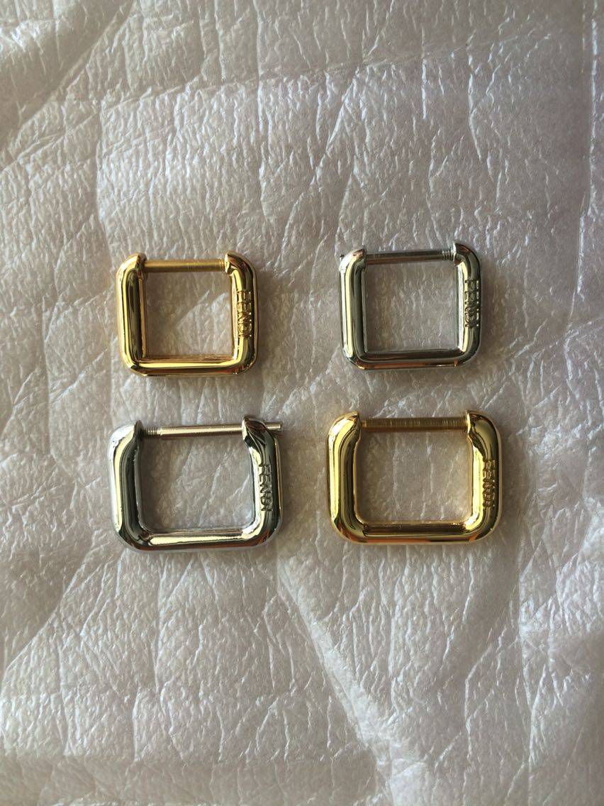 维修包包五金配件 包包提手五金 peekaboo提手方扣 螺丝 耳仔|msdalam kategori Aksesori/Belt kulit/Hat/Muffler, Kasut dan beg/Aksesori tali pinggang, aksesori beg, cincin carry - dari Buy2taobao.com untuk memberikan perkhidmatan ejen Taobao profesional membeli