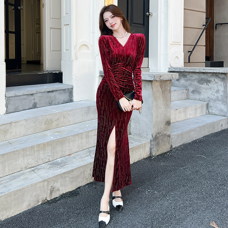 V领开叉轻奢气质金丝绒连衣裙