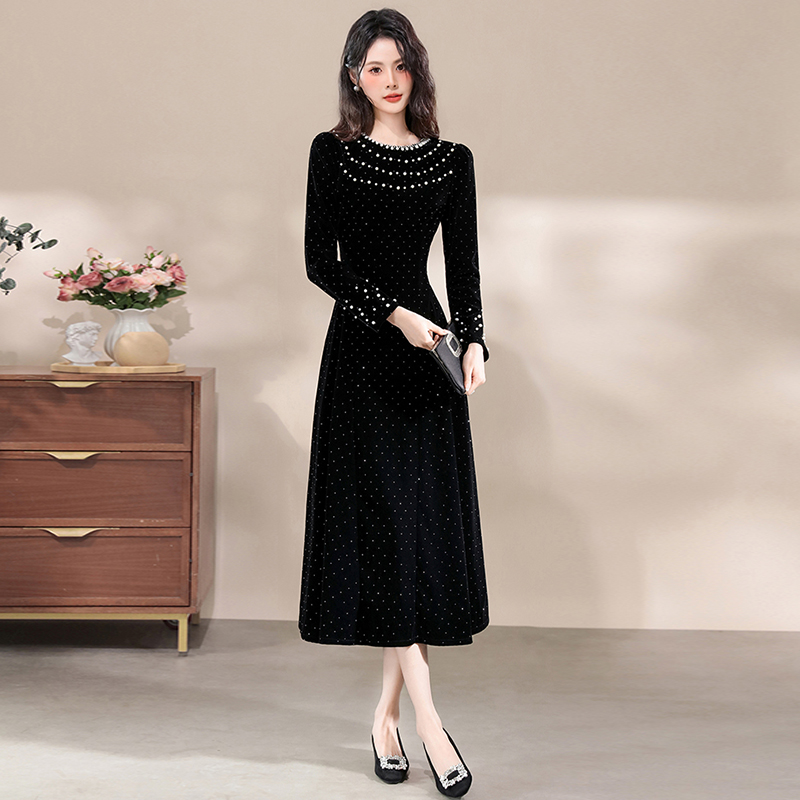 千金风烫钻连衣裙女黑色显瘦名媛