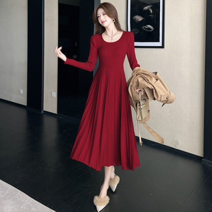 法式温柔风长袖针织连衣裙女修身显瘦优雅中长款米色秋冬毛衣裙