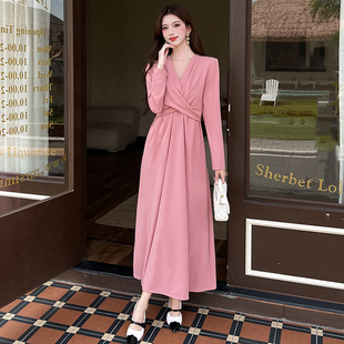 秋冬新款轻奢高级感大摆裙长袖修身显瘦V领轻熟风长裙时尚连衣裙