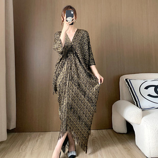 流苏不规则优雅连衣裙夏季V领蝙蝠袖洋气设计感大码褶皱显瘦长裙