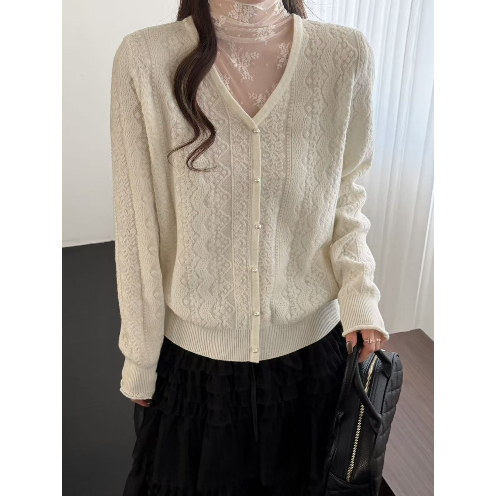 网纱拼接蕾丝V领洋气针织开衫女2026新款气质显瘦百搭打底上衣潮,女装/女士精品,毛针织衫,淘宝优惠券,粉丝福利购,淘宝优惠卷