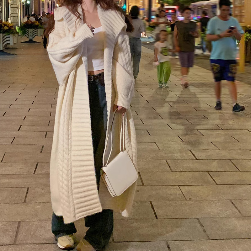法式复古翻领长毛衣女2025秋冬新款慵懒风气质中长款针织开衫外套