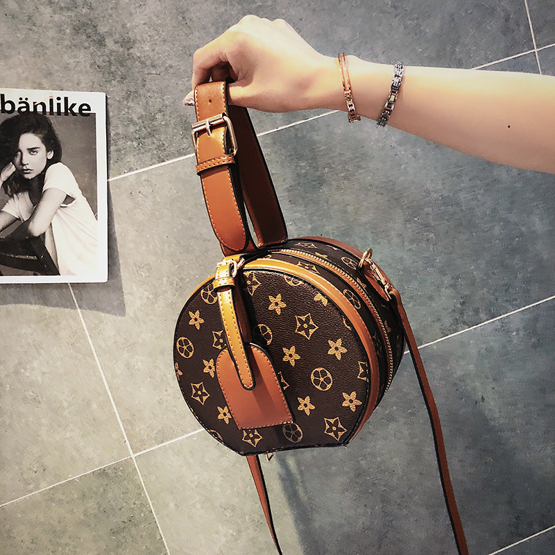 Small package bag 2019 new pattern Hit color Versatile circular Bag ins Ultra-fire Retro package One shoulder Handbagin the Leather/Lady bags/Men's bag, Ms. bags  category - from Buy2taobao.com to provide professional Taobao agent buy service