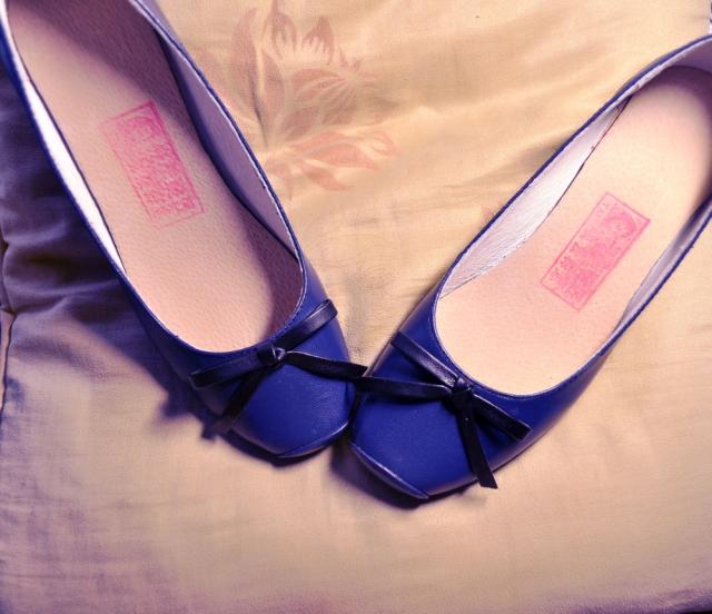 蓝色真皮坡跟芭蕾舞女鞋手工制做