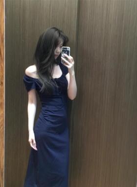 田心蓝蓝 高级感长裙收腰显瘦方领辣妹气质连衣裙女2025新款春夏