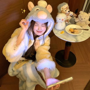 情侣珊瑚绒睡衣女新款冬季加绒加厚卡通料理鼠王睡袍男家居服套装