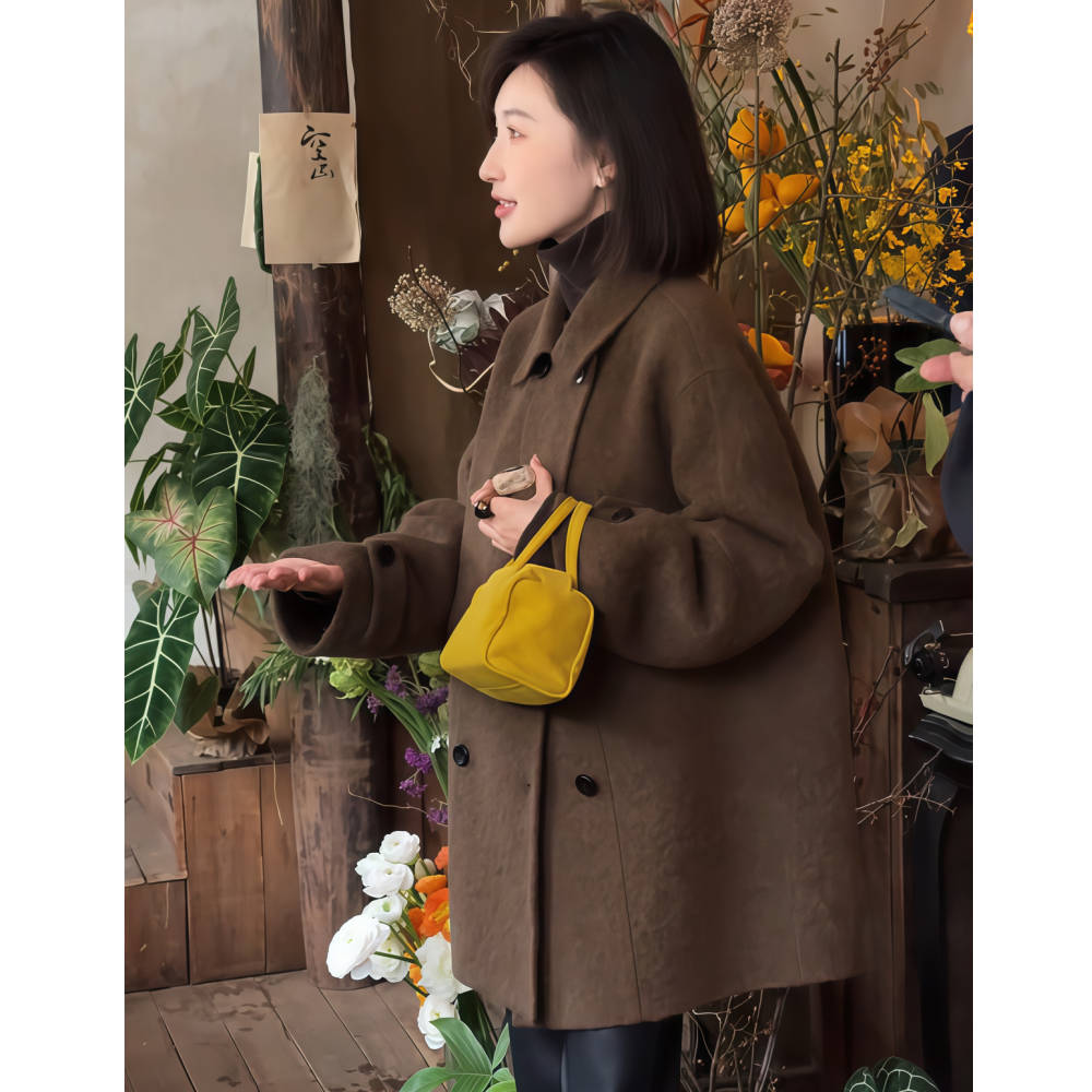 中长款褐色翻领款毛呢大衣外套女