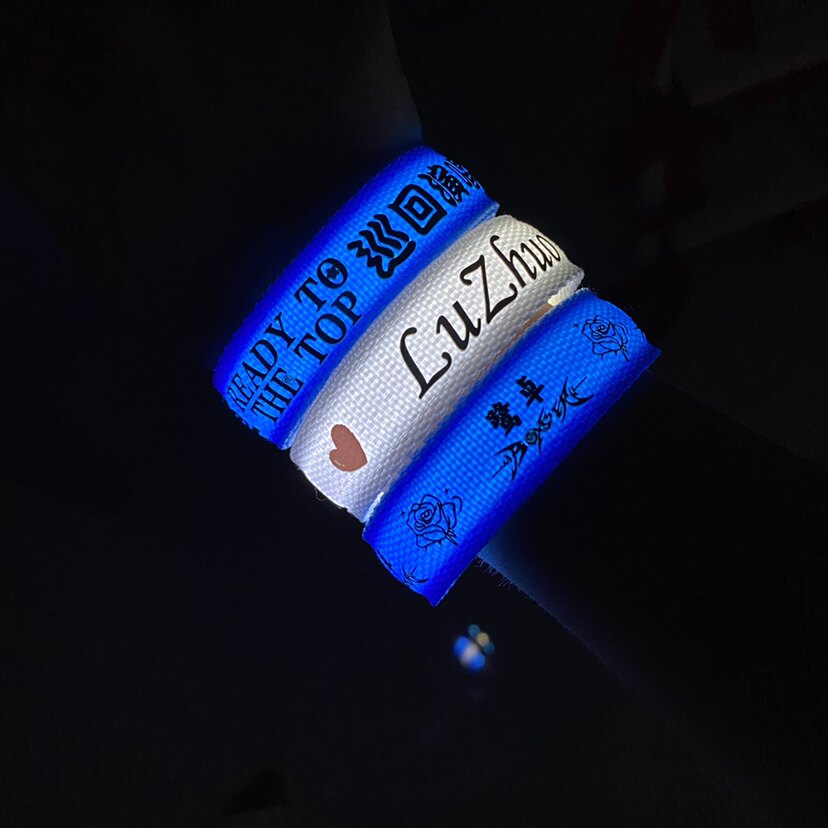 鹭卓演唱会应援发光手环定制明星周边粉丝助威物料气氛荧光棒道具