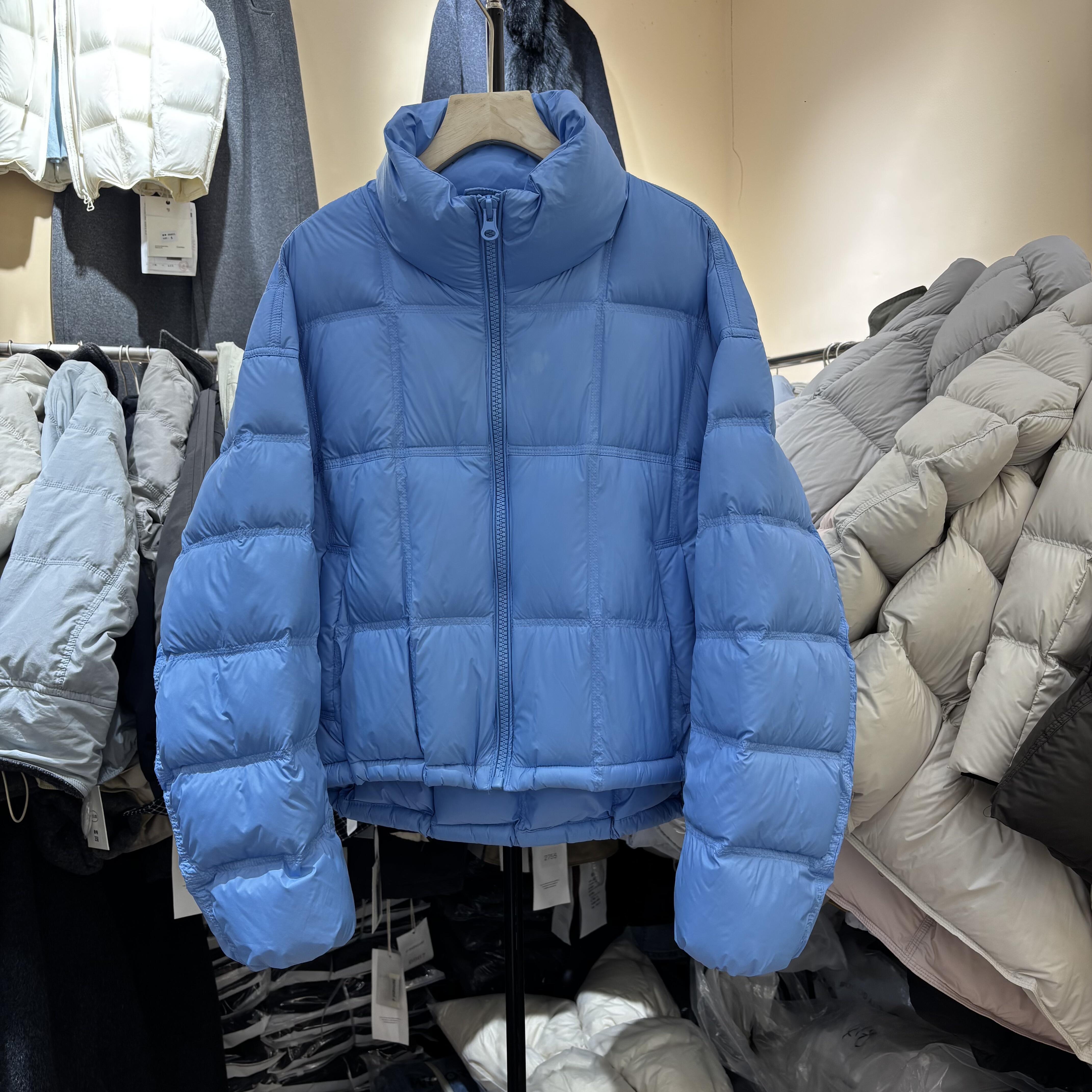 韩系立领方块泡芙羽绒服女2025冬季新款时尚减龄白鸭绒面包服外套