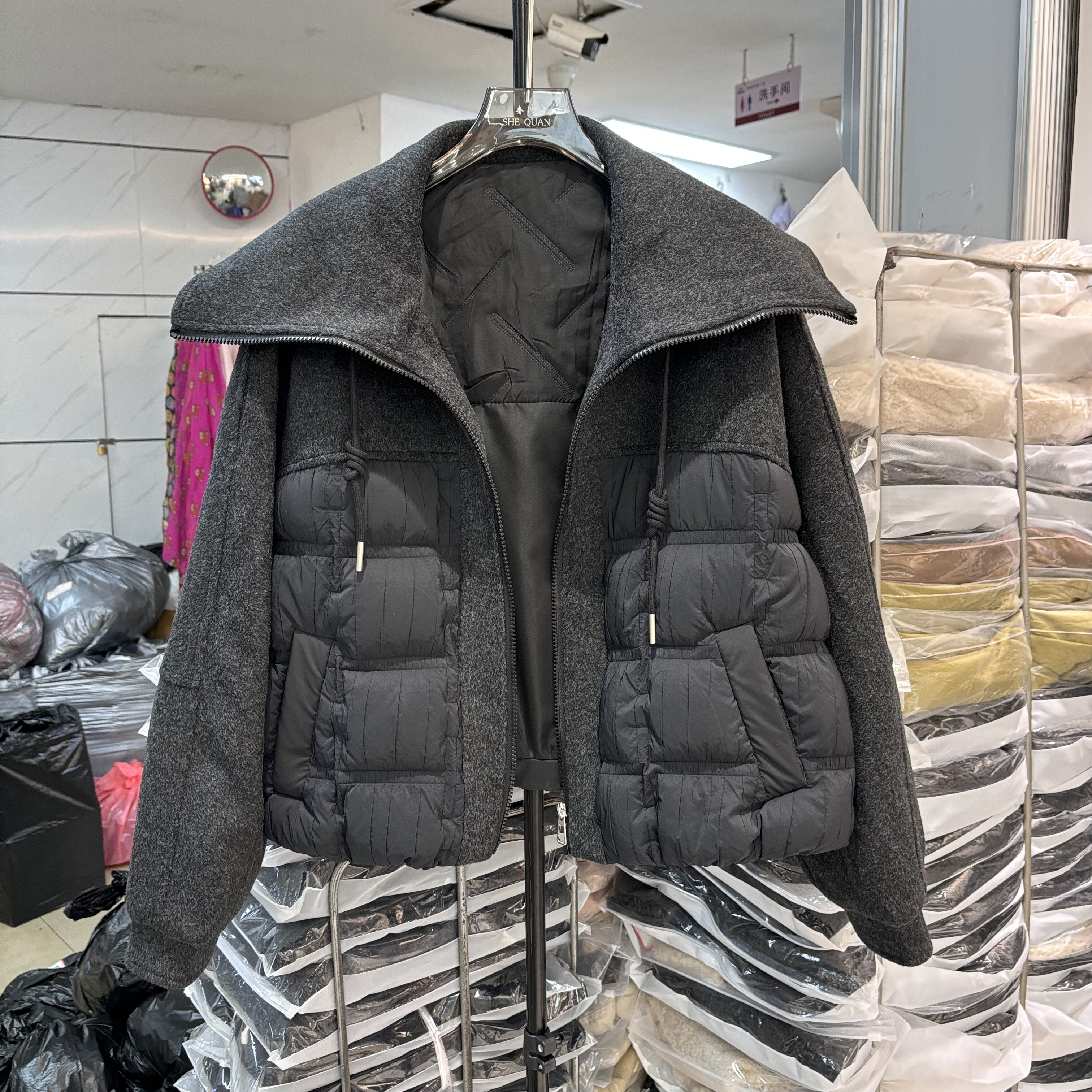 韩系休闲羽绒服2025秋冬品 大翻领飘带拼接白鸭绒外套女潮ins