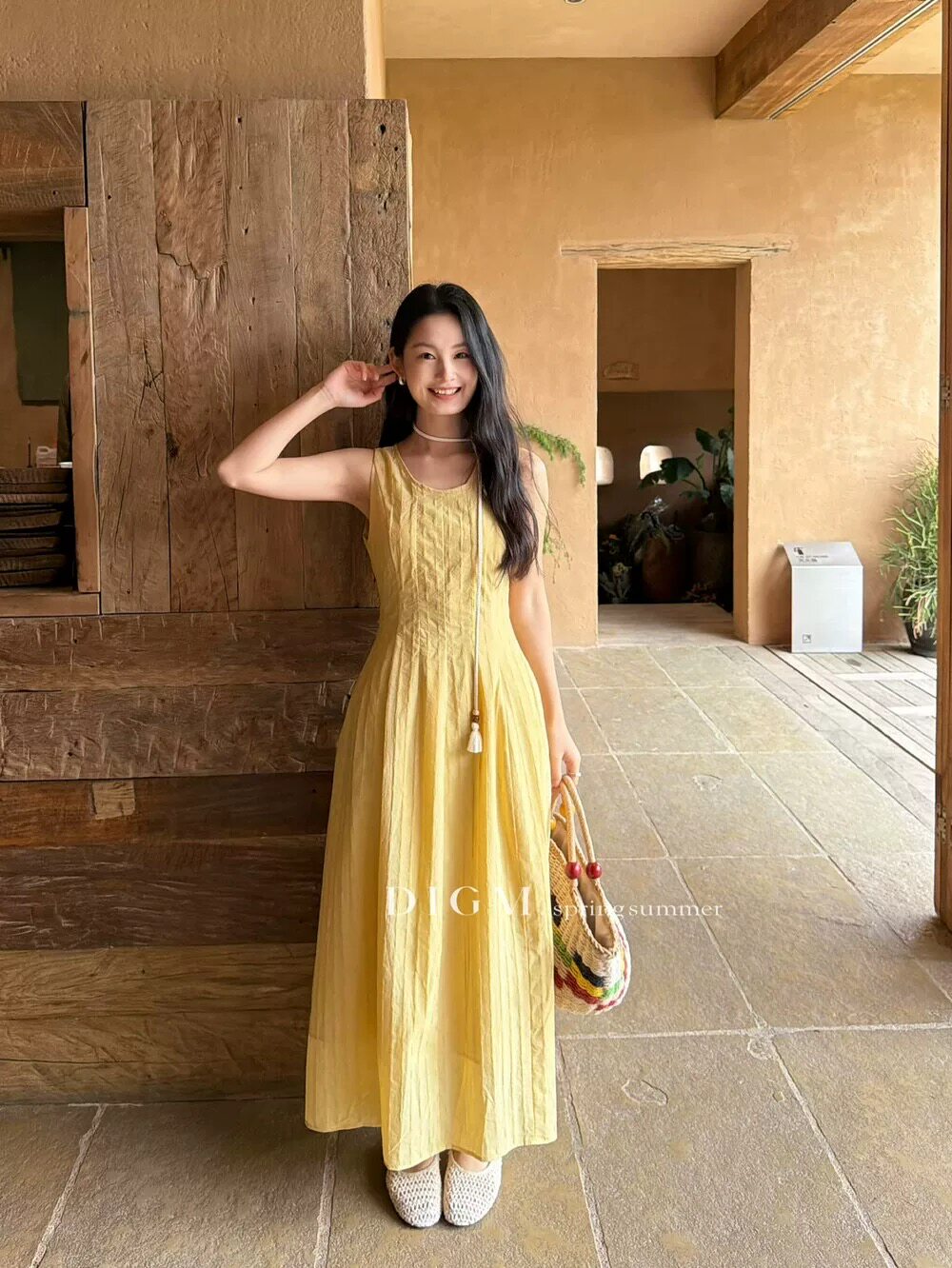 DIGM设计感压褶无袖连衣裙女2026夏季法式小众收腰显瘦背心中长裙
