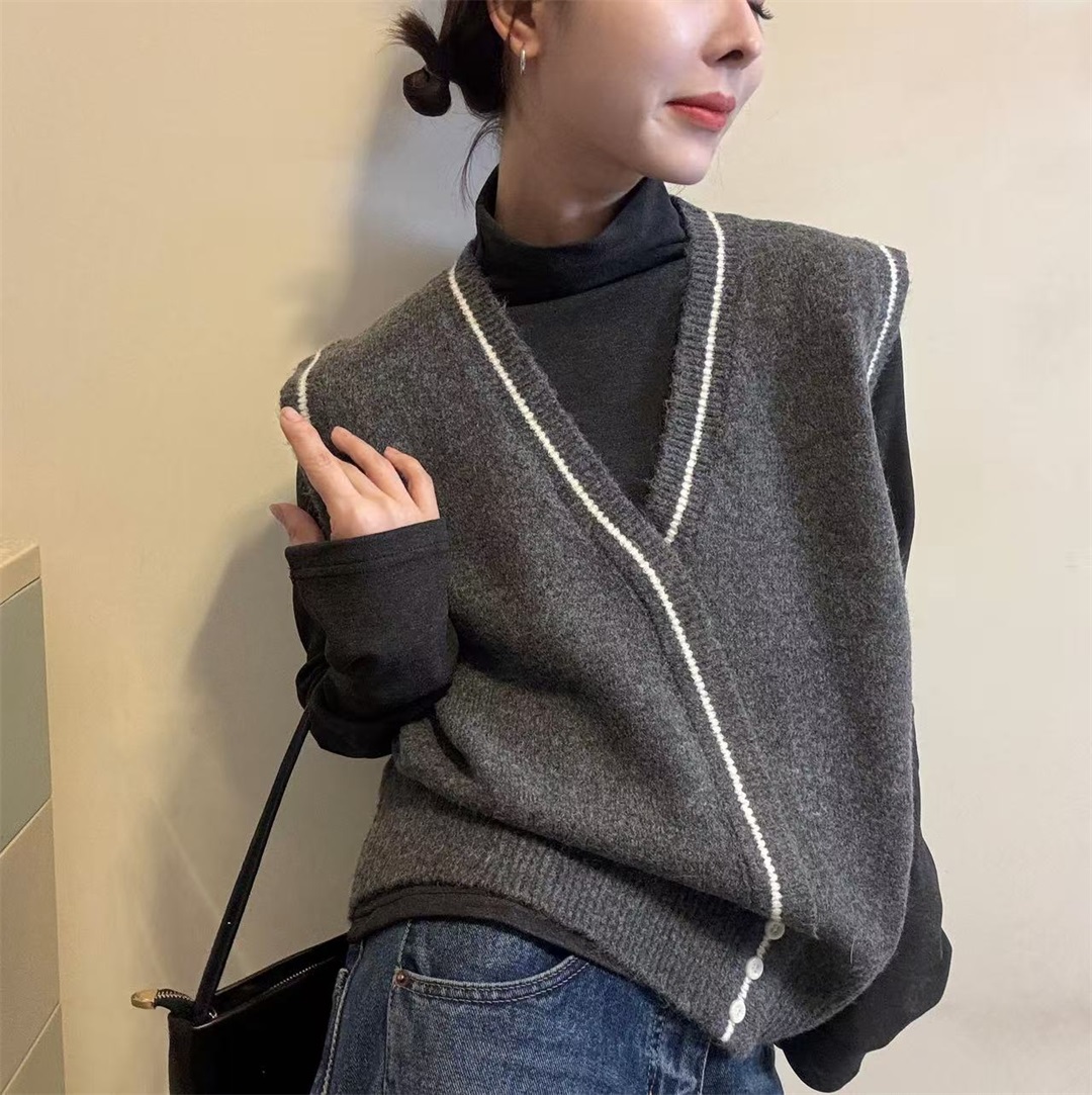 韩系V领拼色条纹无袖针织马甲叠穿打底衫特色两件套上衣针织毛衫