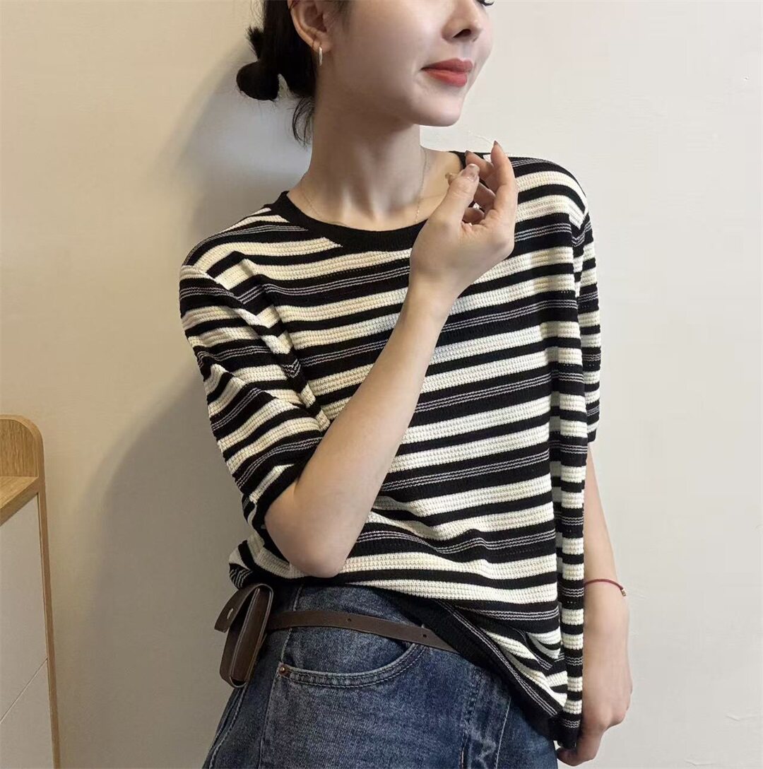 韩系高级感复古条纹针织衫女春季新款圆领短袖宽松上衣时髦设计款