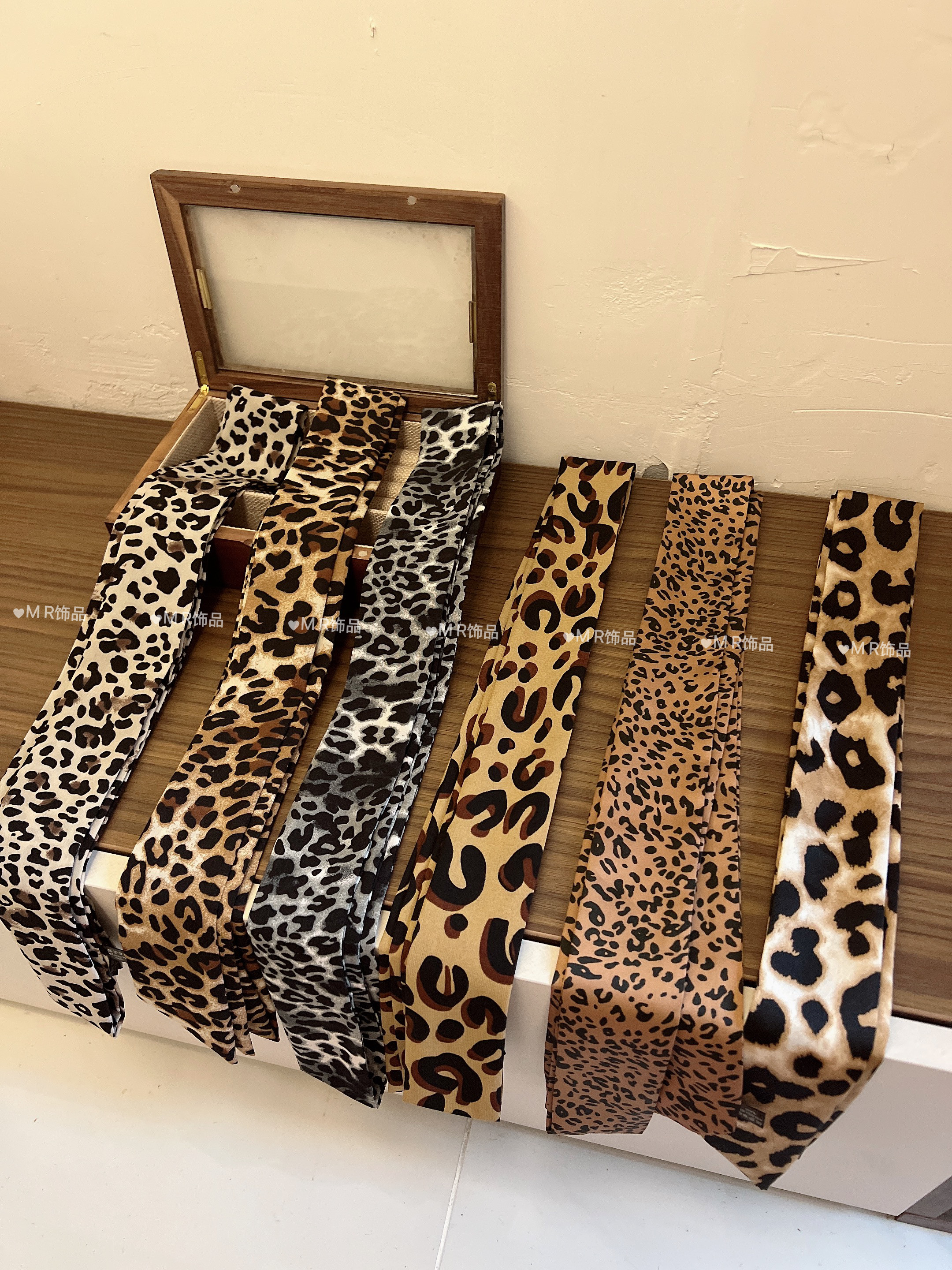 豹纹丝巾女新款美式复古豹纹系脖颈带千禧辣妹风薄款丝巾装饰领巾,饰品/流行首饰/时尚饰品新,发饰,淘宝优惠券,粉丝福利购,淘宝优惠卷