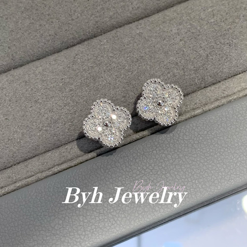 18K白金幸运满钻四叶草人工人造合成培育钻石耳钉女耳饰通勤百搭