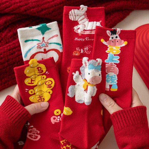 立体马本命年大红新年袜子女无骨毛茸茸马暴富马上有钱女士鸿运袜