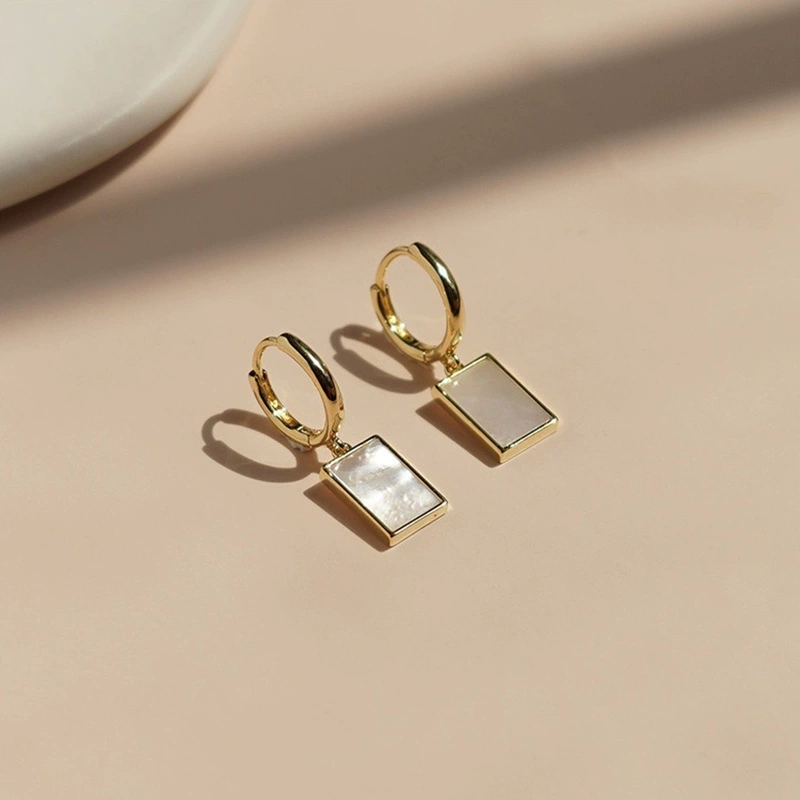 方形贝母耳环女2025新款轻奢气质精致简约小众设计高级感时尚耳饰
