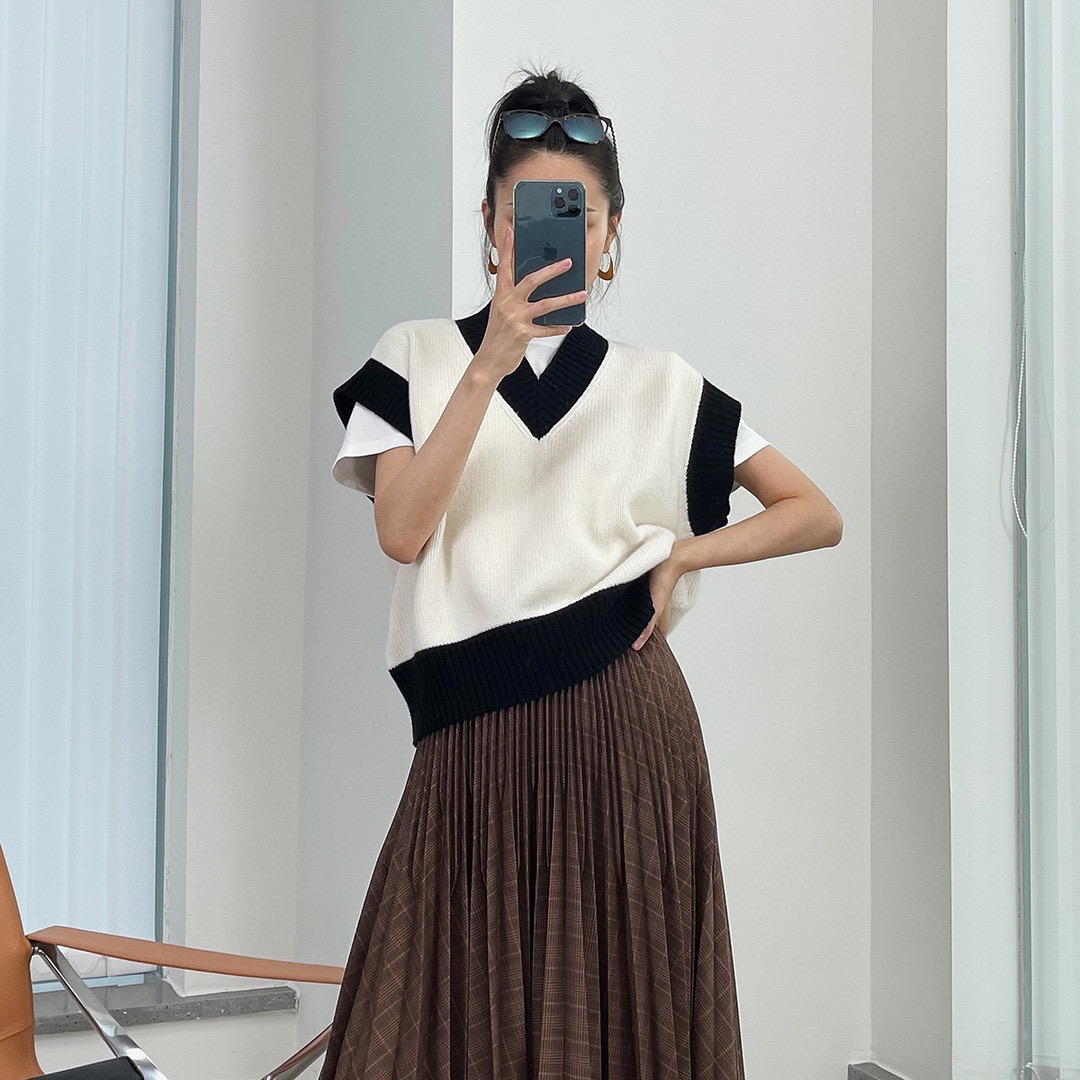 深圳南油直批2026早春新款拼色廓形密织羊绒背心女毛衣马甲坎肩