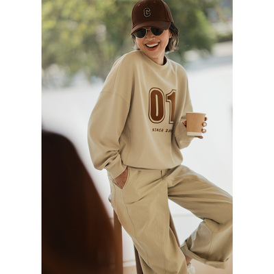 ise“轻松美式”系列复古数字图案宽松廓形休闲套头卫衣K2541001