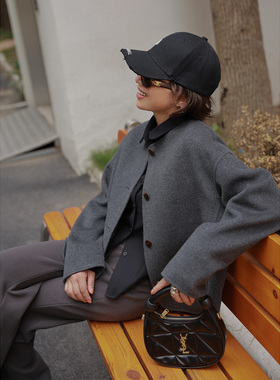 ise“精致主义”深灰色羊毛羊绒保暖重磅圆领短外套大衣P2540311
