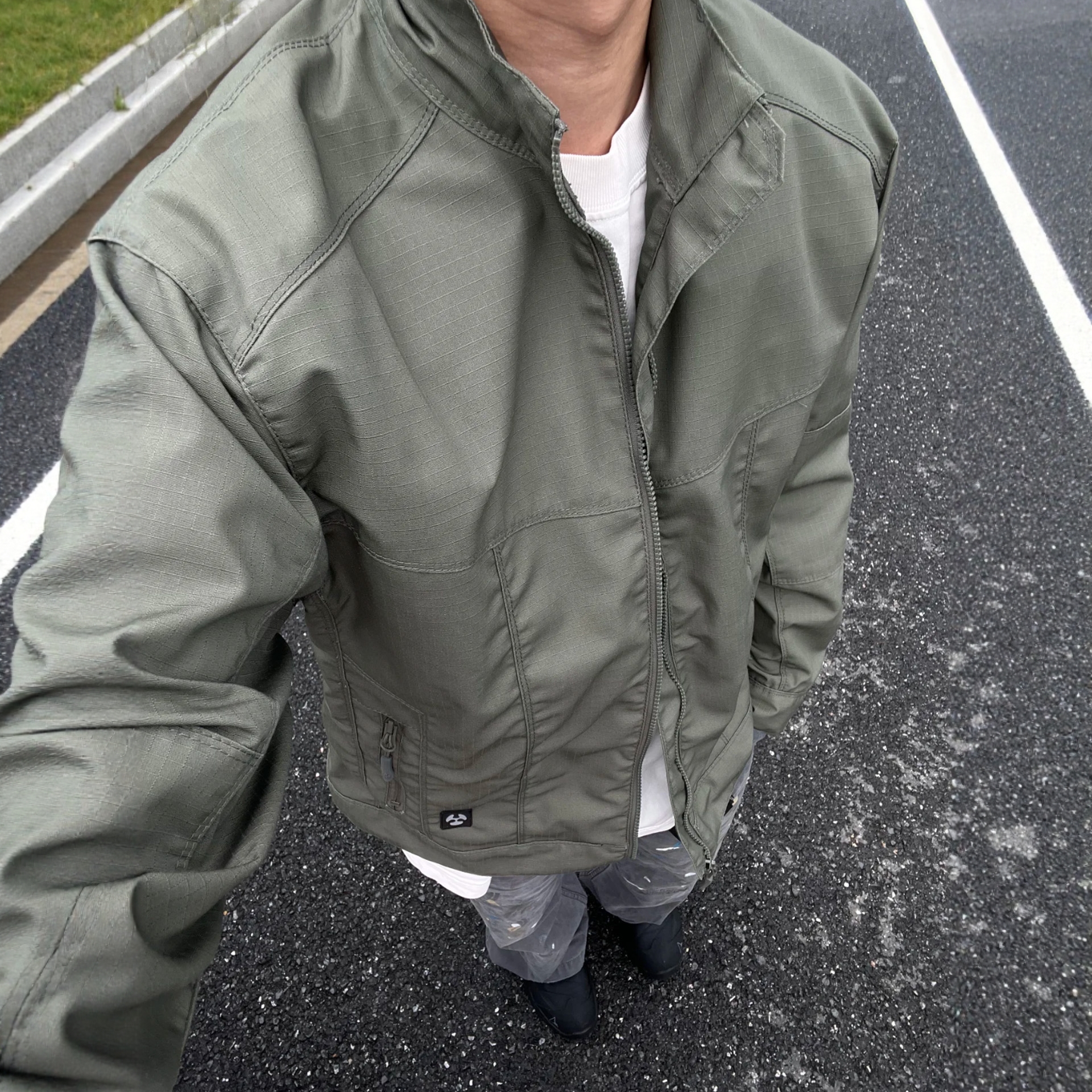 军绿色立领工装冲锋衣外套男秋季穿搭美式战术户外防水登山服夹克