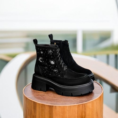 诺贝达2024秋冬款厚底增高马丁靴