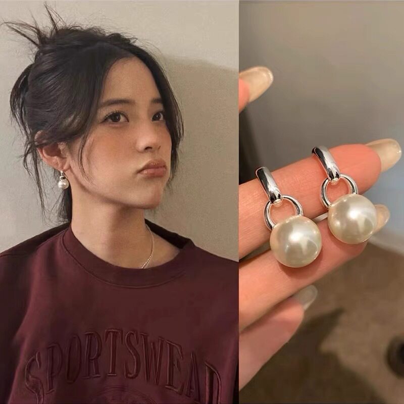 法式复古高级感简约珍珠耳环女百搭气质港风金属感耳钉网红耳饰品
