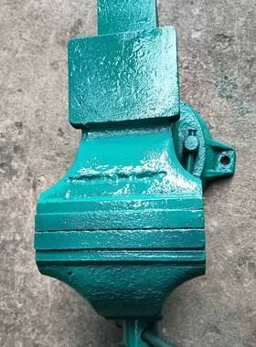 询价购-绿色台虎钳，钳口宽125mm，张口115