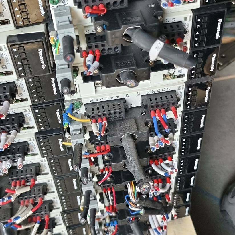 询价购-松下伺服电机MSMF022L1U2M，200W功率，成