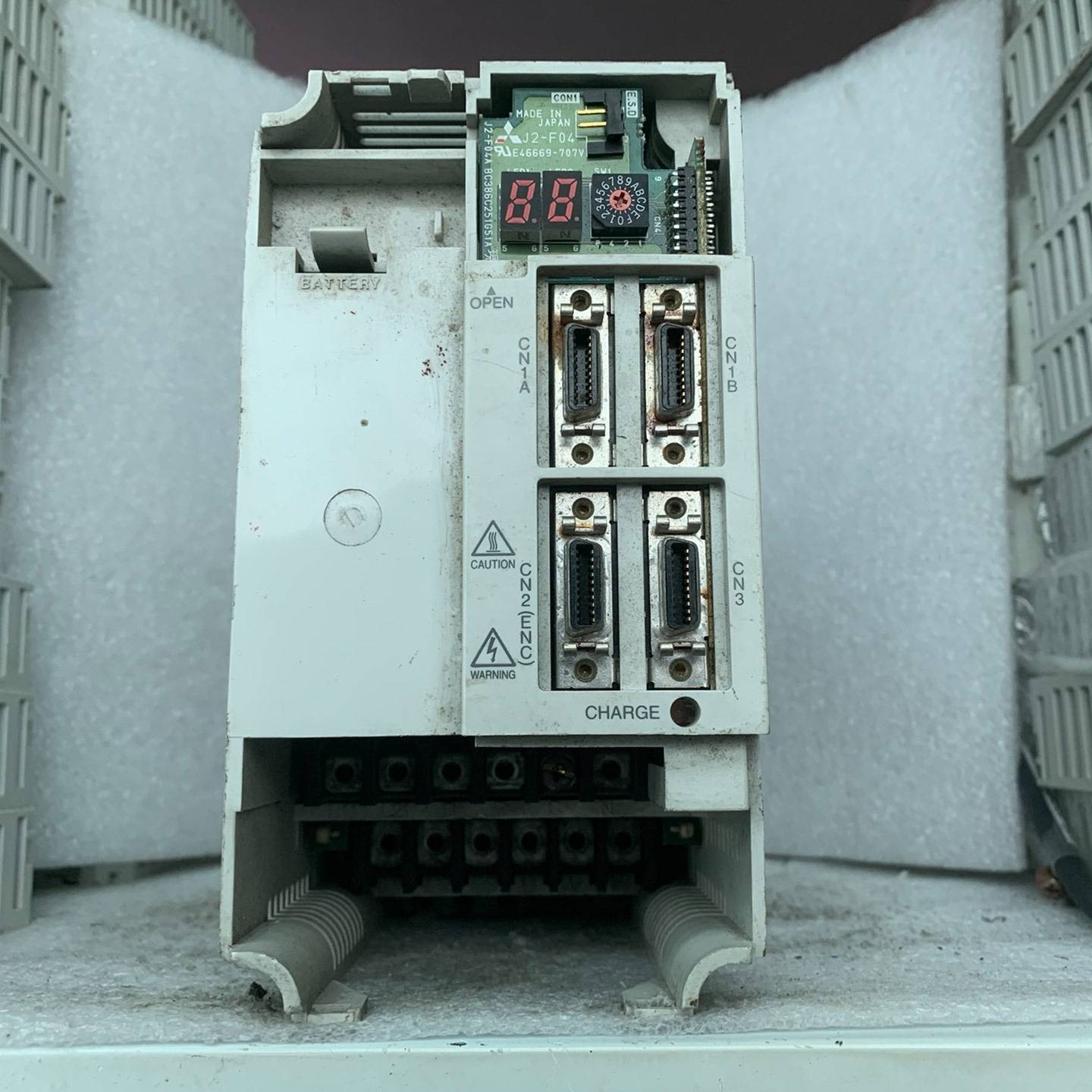 询价购-三菱驱动器  MR-J2S-350B-S041U703实物图