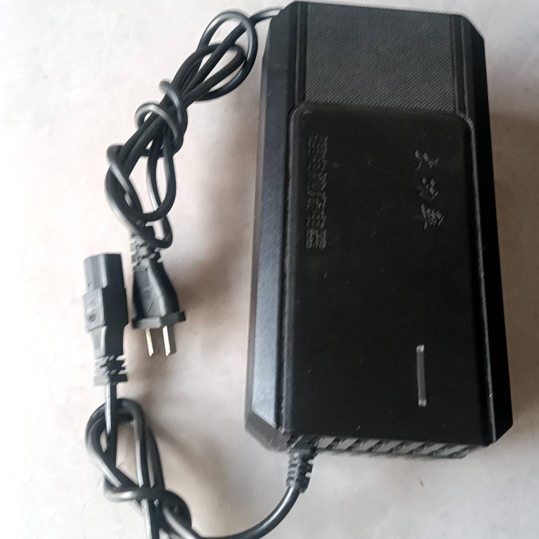 询价购-景裕飞达锂电池充电器，60V8A，输入220