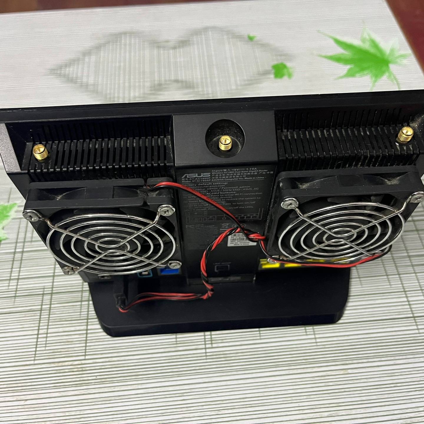 询价购-华硕Ac1900 P路由器，单机有电源，后面