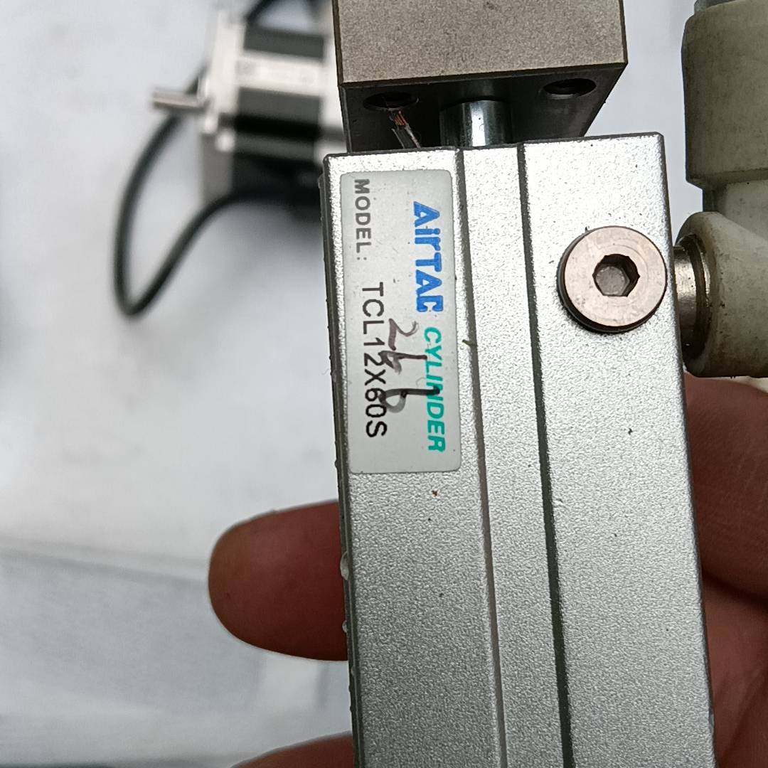 询价购-亚德客气缸 TCL12X60S，功能正常，轻微