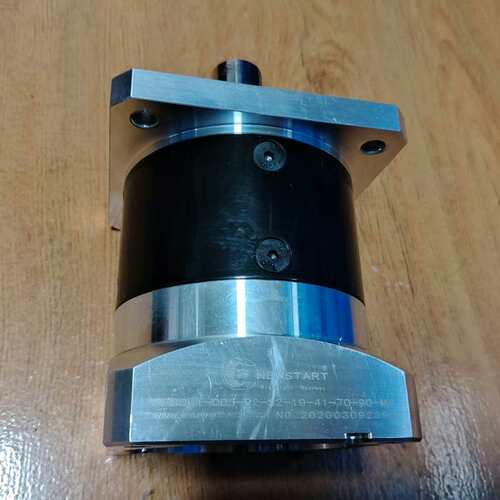 议价~80型纽士达特精密行星减速机，比速1:5，功能正常，成色为实