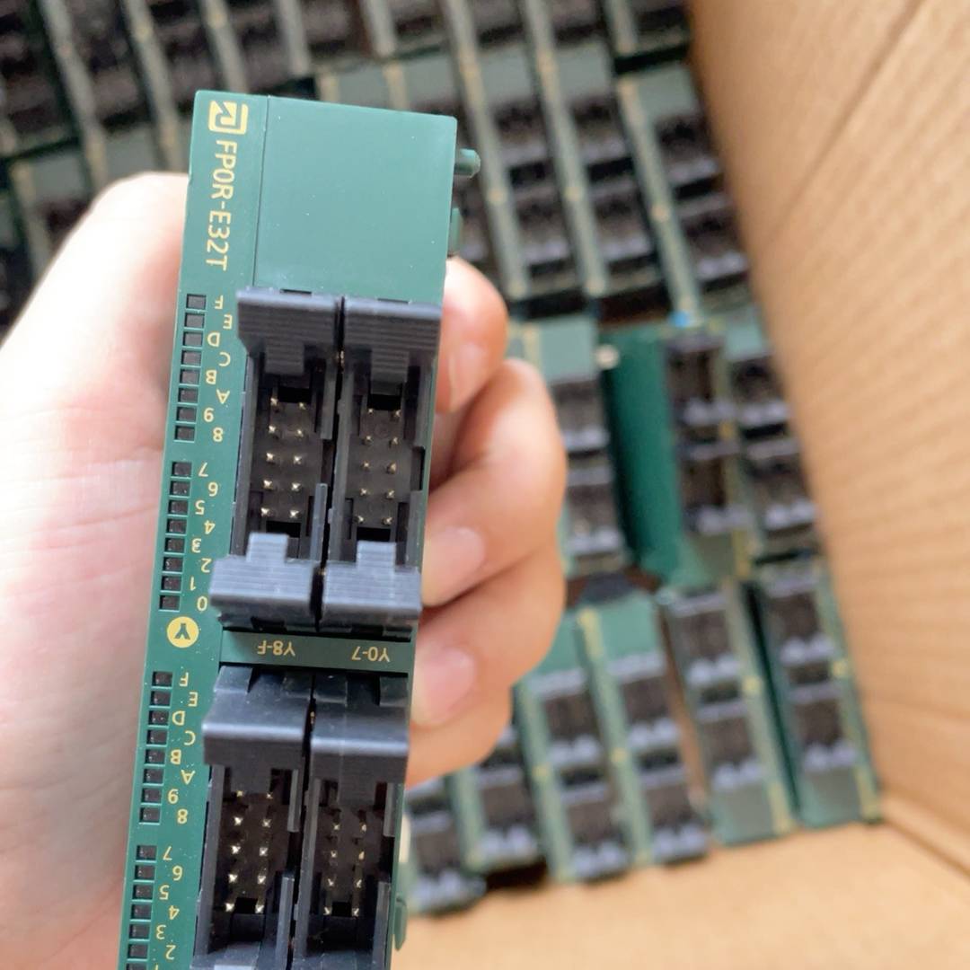 询价购-松下PLC扩展模块AFP0RE32T，日本原装，