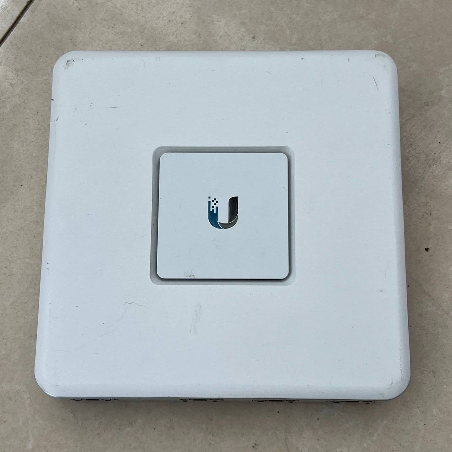 询价购-UBNT UniFi Security Gateway US