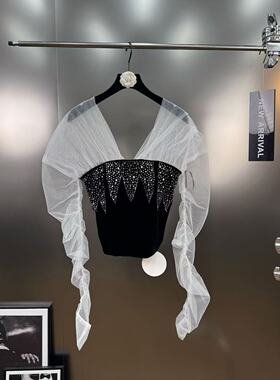 柚子mm2025年秋季法式轻熟风网纱蕾丝拼接丝绒烫钻收腰高级感上衣