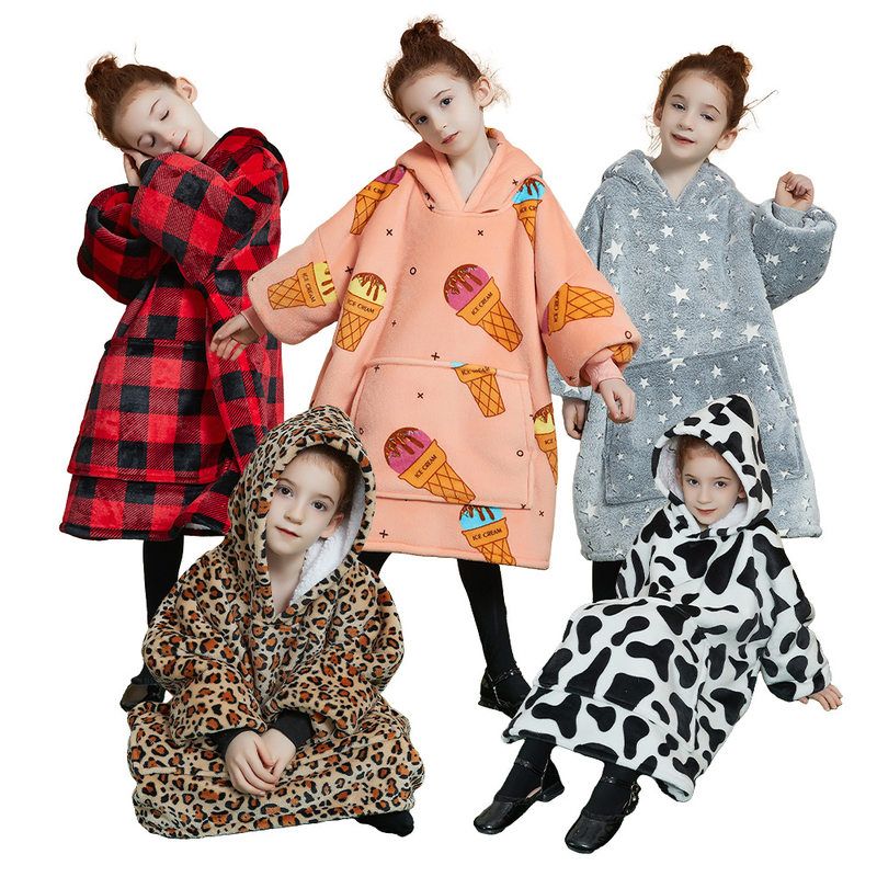 跨境款欧美风法兰绒连帽懒人毯子