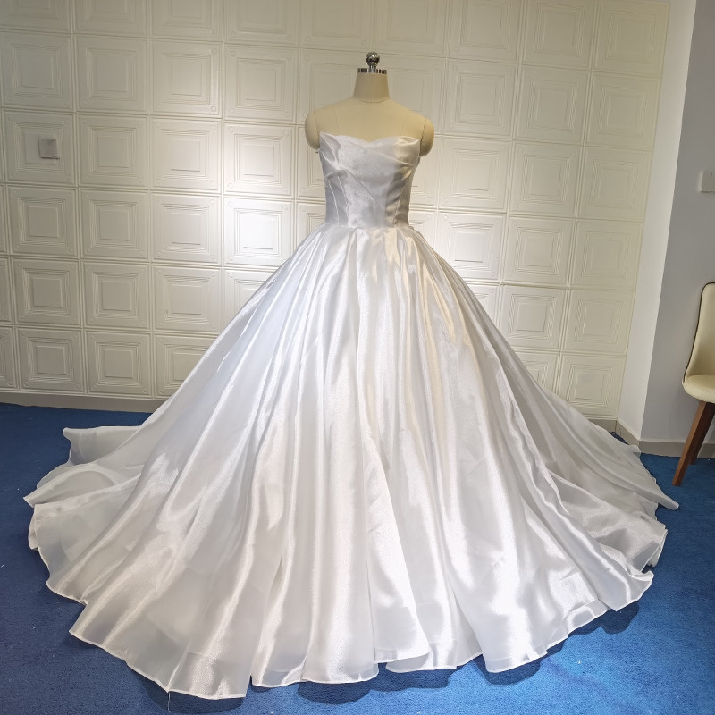 莎娅 新娘婚纱优雅气质高品质小众设计结婚嫁衣礼服长拖尾抹胸