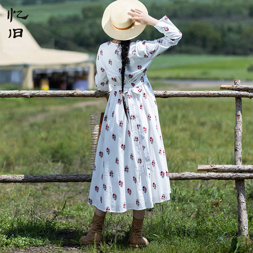 复古收腰绣花连衣裙女春季长裙子